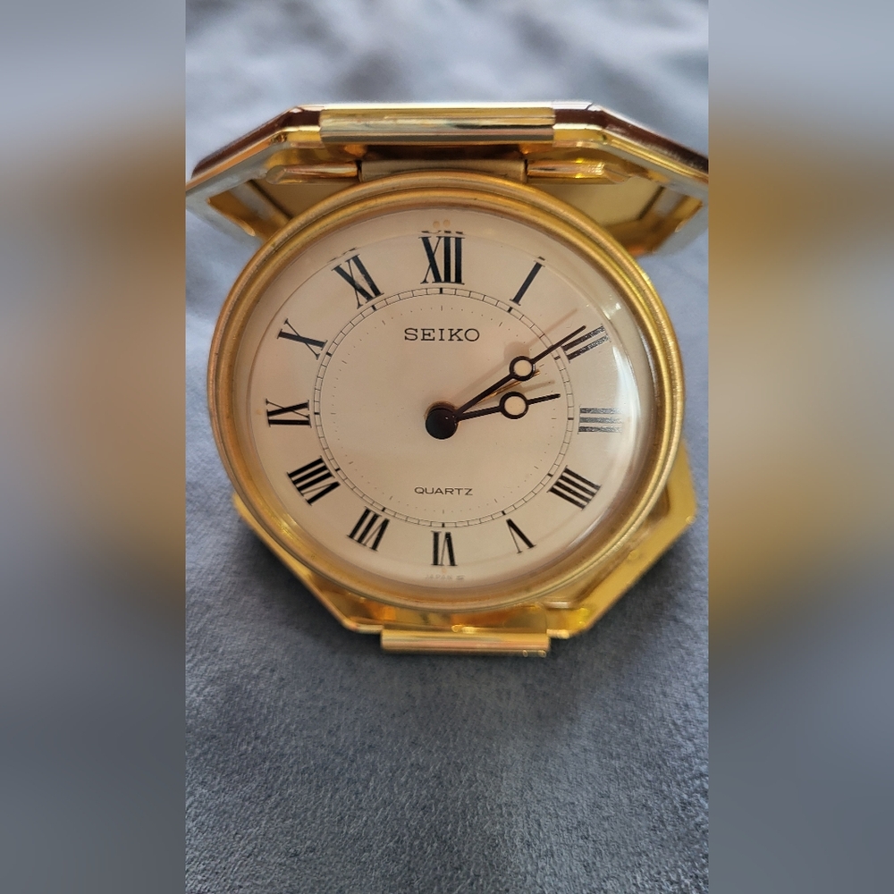 Seiko Gold and White Desk Clock with Roman Numerals